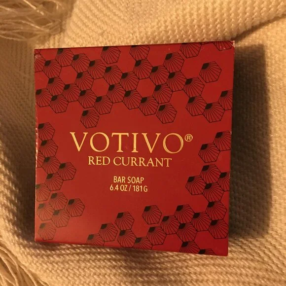 VOTIVO Red Currant Triple Milled Hand Bar Soap New in Box Rare Find - Picture 3 of 5